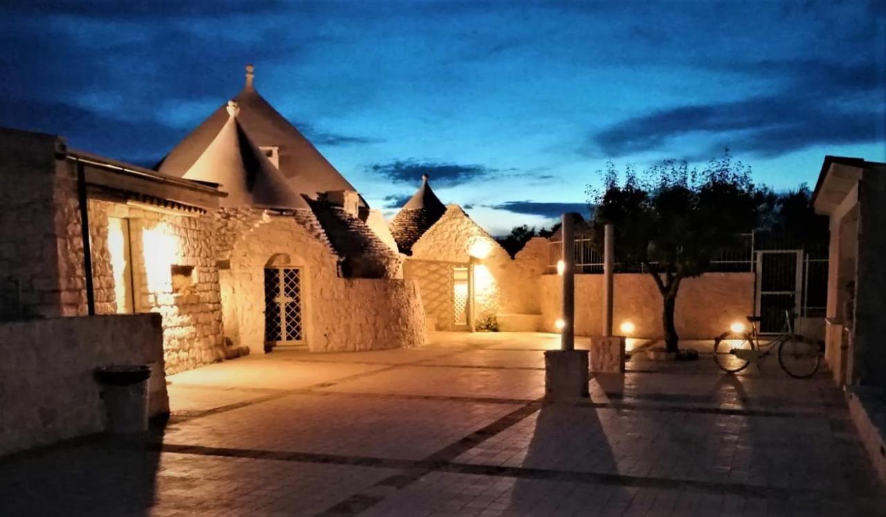 Trulli Lisanna - Exclusive Private Pool And Rooms Up To 10 People Antonelli Buitenkant foto