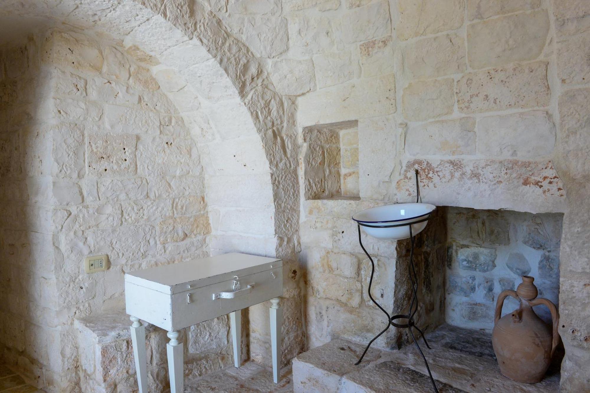 Trulli Lisanna - Exclusive Private Pool And Rooms Up To 10 People Antonelli Buitenkant foto