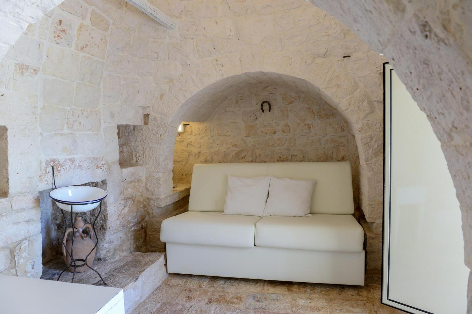 Trulli Lisanna - Exclusive Private Pool And Rooms Up To 10 People Antonelli Buitenkant foto