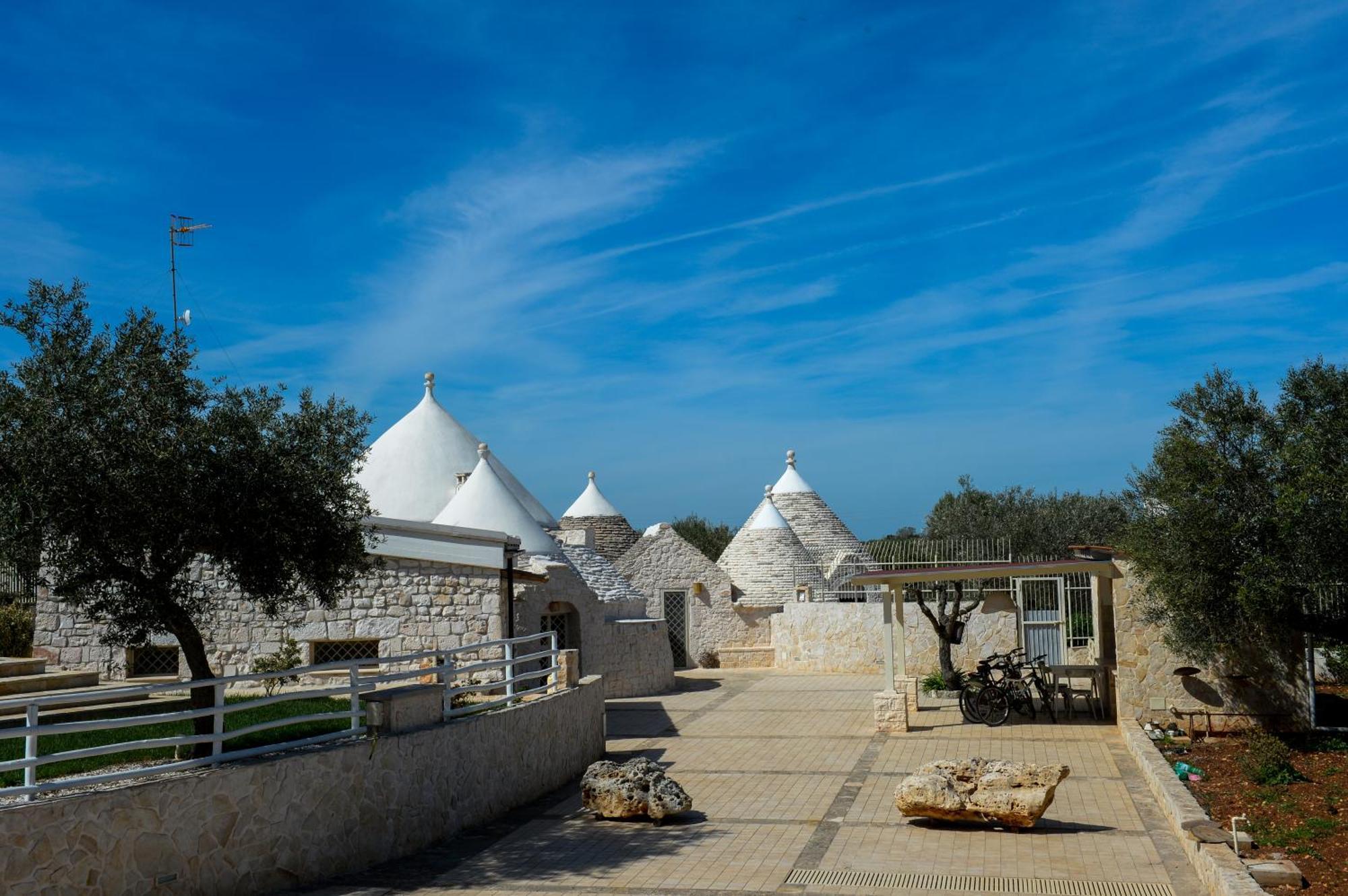 Trulli Lisanna - Exclusive Private Pool And Rooms Up To 10 People Antonelli Buitenkant foto