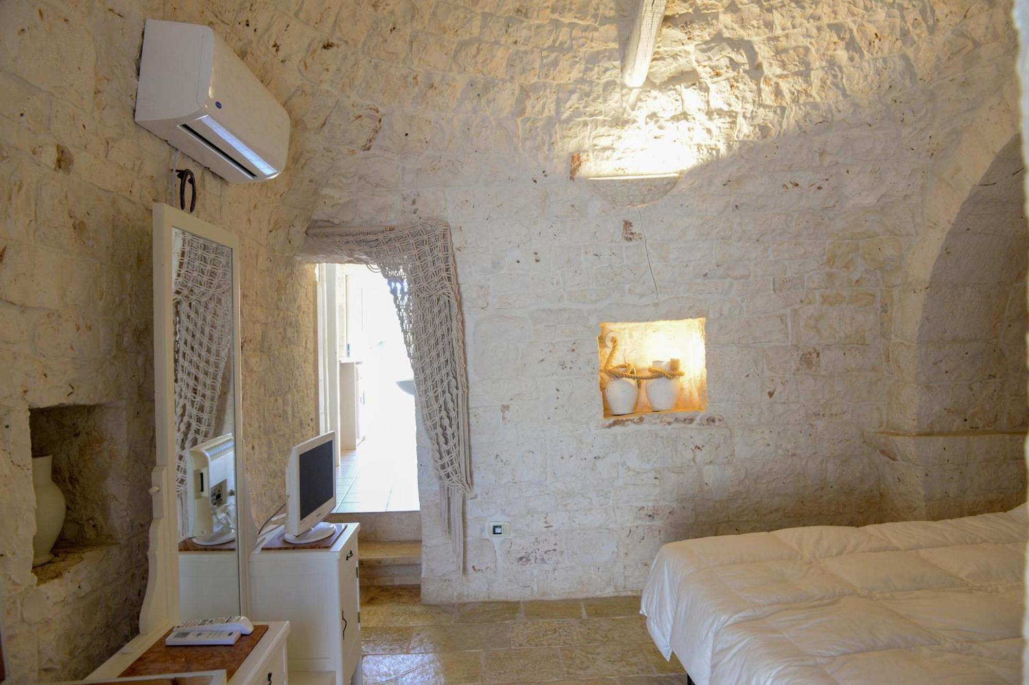 Trulli Lisanna - Exclusive Private Pool And Rooms Up To 10 People Antonelli Buitenkant foto