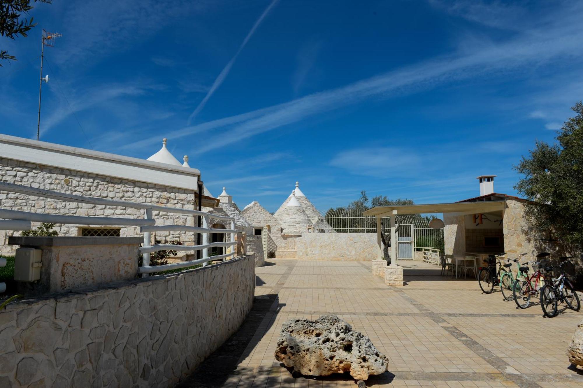 Trulli Lisanna - Exclusive Private Pool And Rooms Up To 10 People Antonelli Buitenkant foto