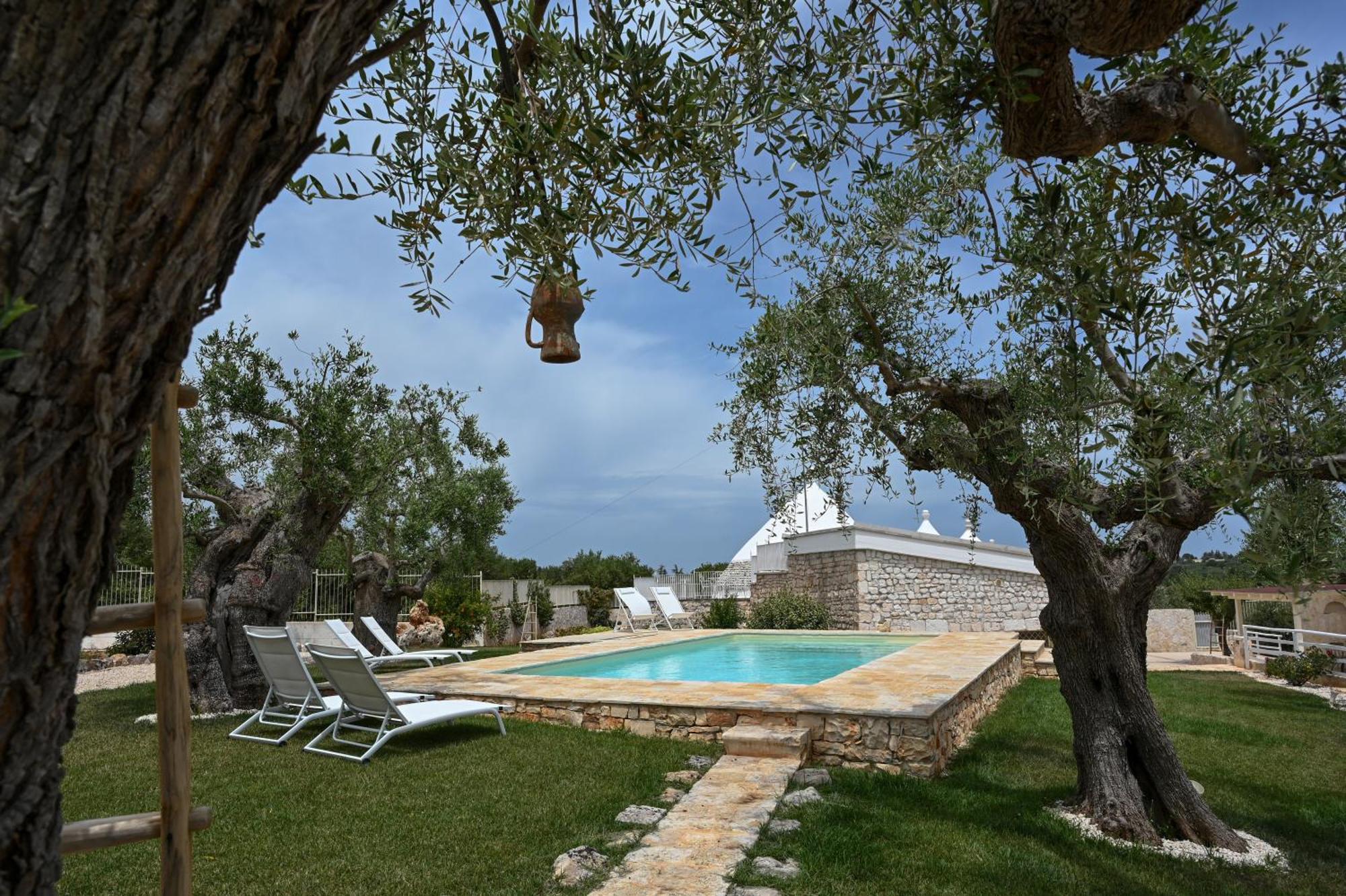 Trulli Lisanna - Exclusive Private Pool And Rooms Up To 10 People Antonelli Buitenkant foto